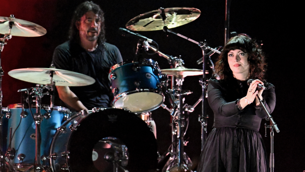 Violet Grohl zusammen mit Papa Dave beim "FIREAID Benefit Concert for California Fire Relief" am 30. Januar 2025 The Kia Forum in Inglewood